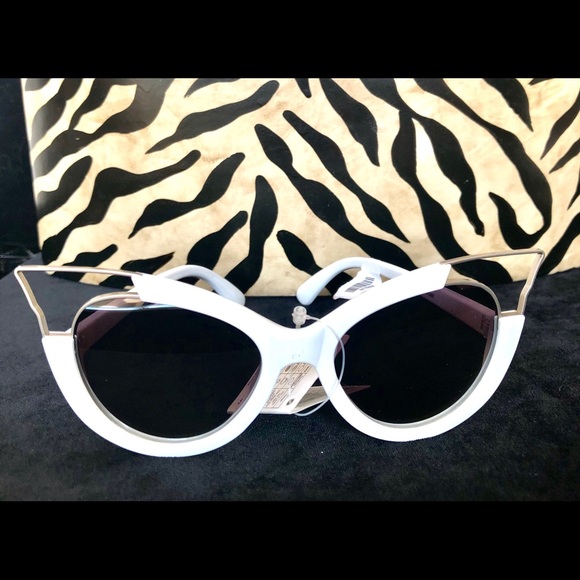 COPY - 🔥HP🔥Sunglasses Collection Edgy White Sunni… - Picture 13 of 13